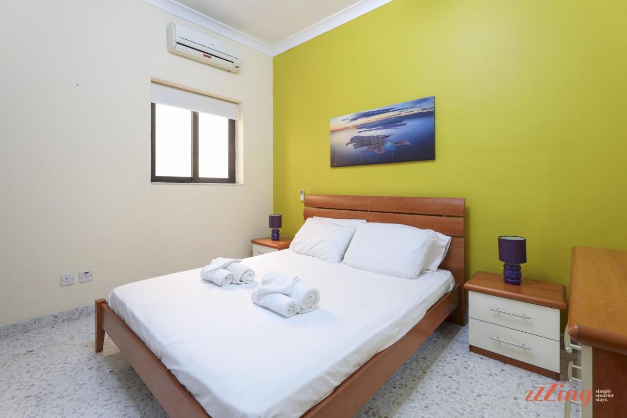 Beachfront 2 Bedroom Holiday Home Is-Sellum Exterior photo